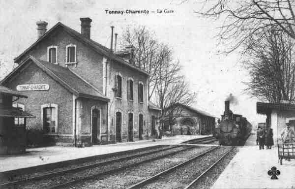 Halte à la gare de Tonnay-Charente🚆