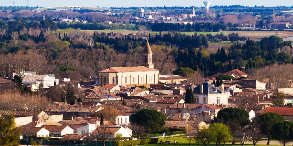 xploration des Quartiers Charmants de Marguerittes, à Deux Pas de Nîmes