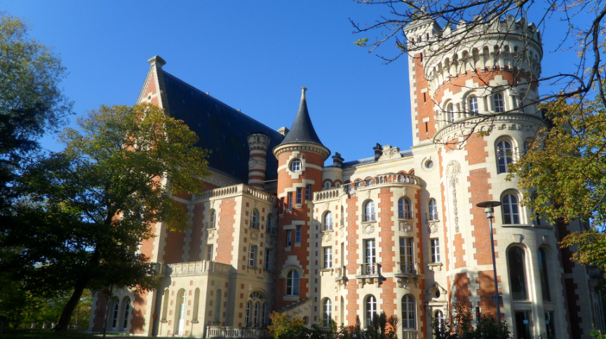 Quartier du Lycée International : excellence éducative et cadre verdoyant