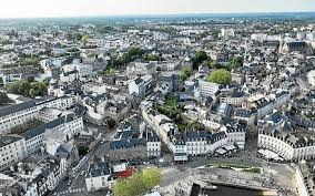 Résidence principale ou investissement locatif : que choisir à Vannes ?